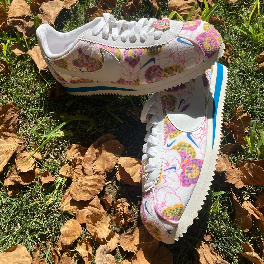Nike Classic Cortez Floral Pink And White size 8